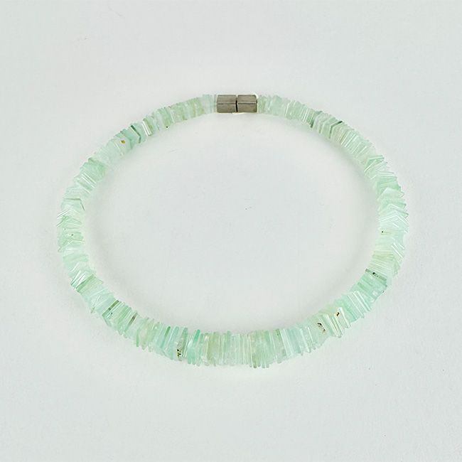 Chrysopraskette mit Stahlschließe